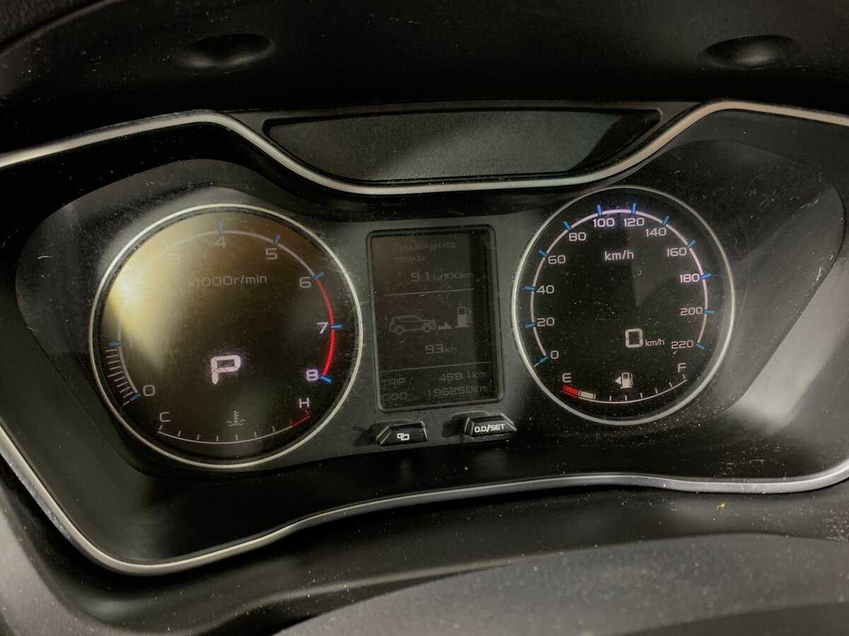 Купить Geely Emgrand X7 с пробегом. Фото: #14