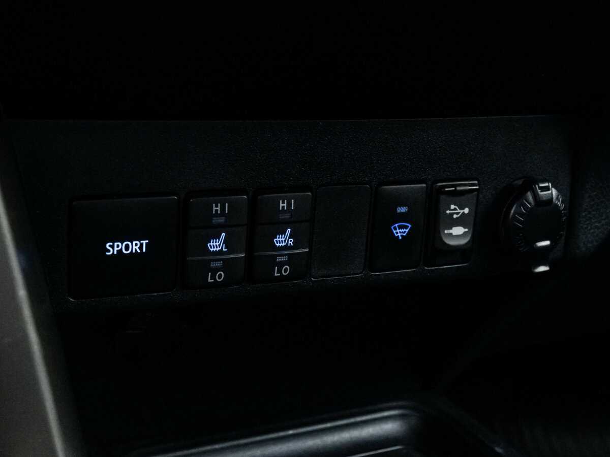 Купить Toyota RAV4 с пробегом. Фото: #12