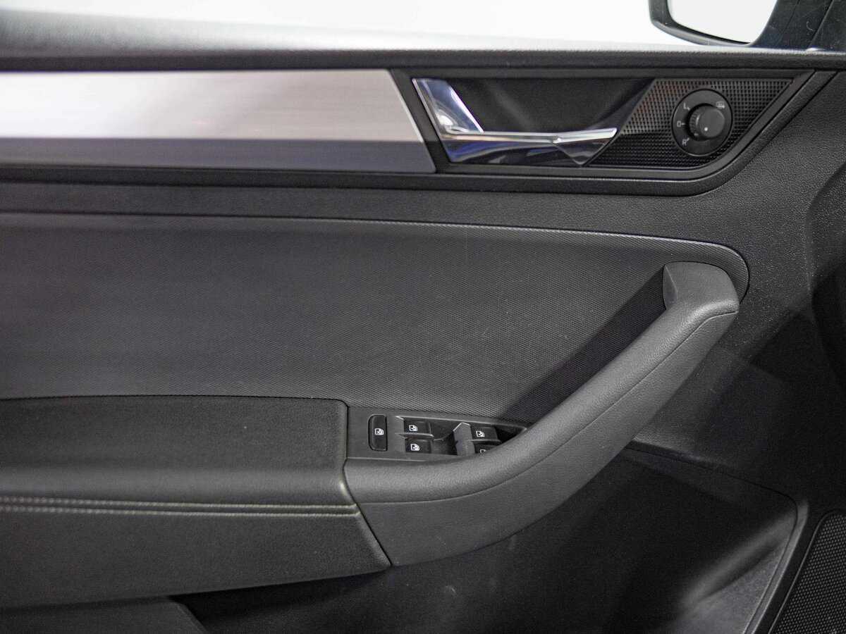 Купить Skoda Rapid с пробегом. Фото: #12