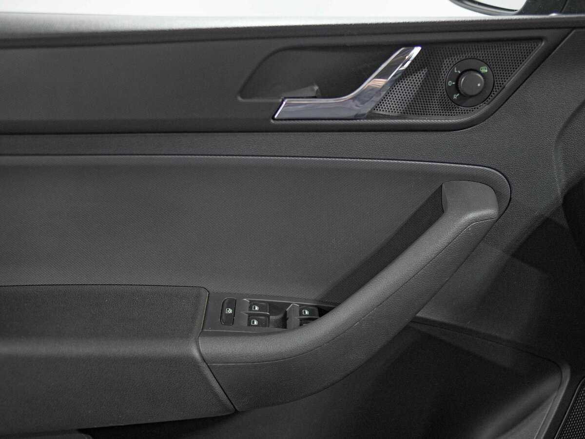 Купить Skoda Rapid с пробегом. Фото: #10