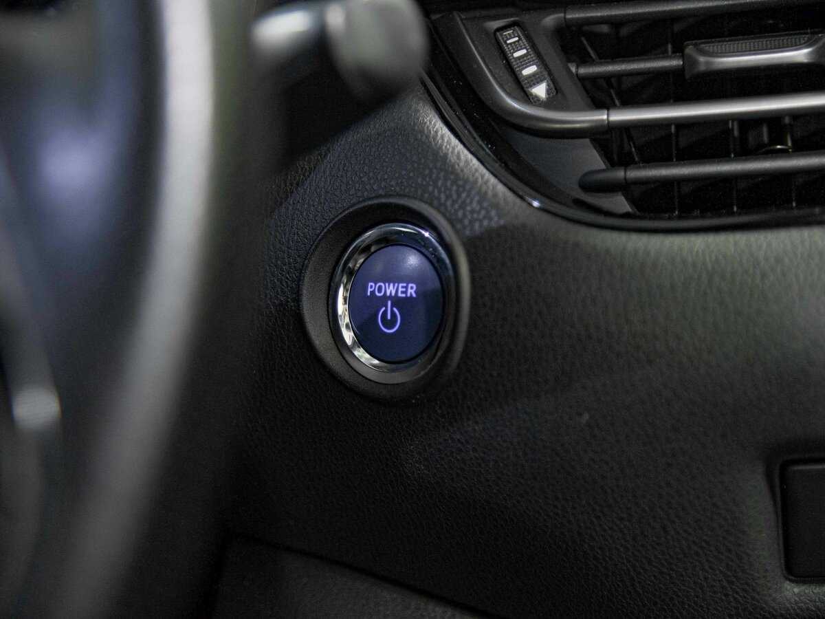 Купить Toyota C-HR с пробегом. Фото: #7