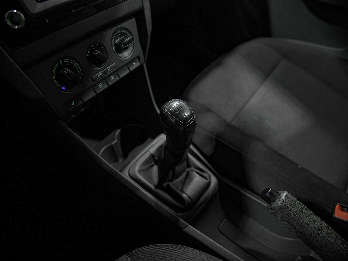 Купить Skoda Rapid с пробегом. Фото: #9