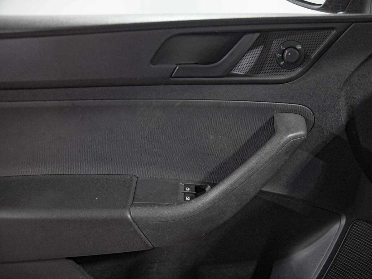 Купить Skoda Rapid с пробегом. Фото: #10