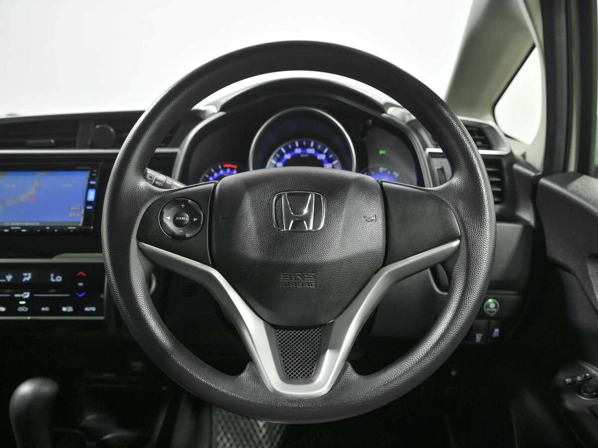 Купить Honda Fit с пробегом. Фото: #6
