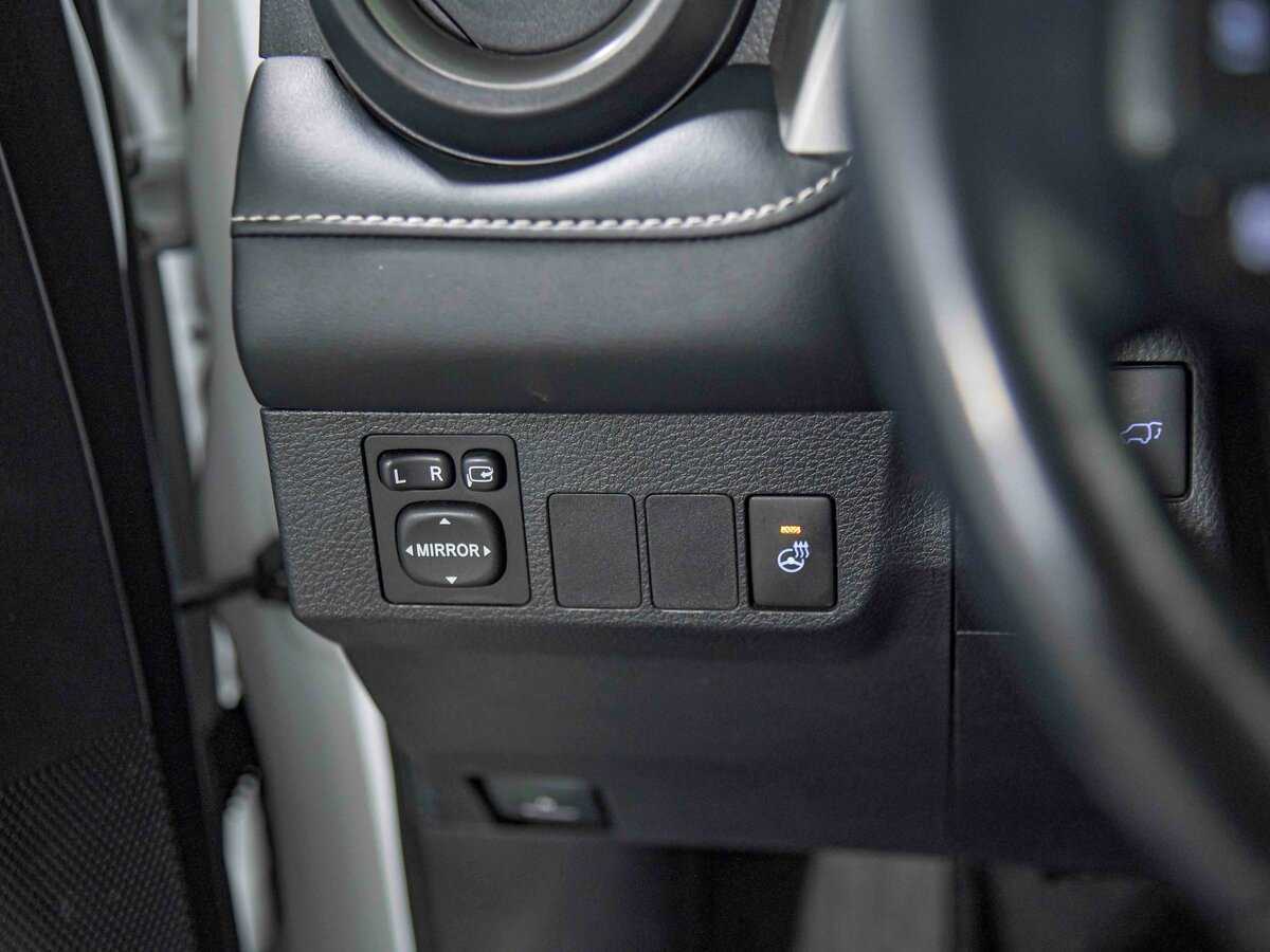 Купить Toyota RAV4 с пробегом. Фото: #11