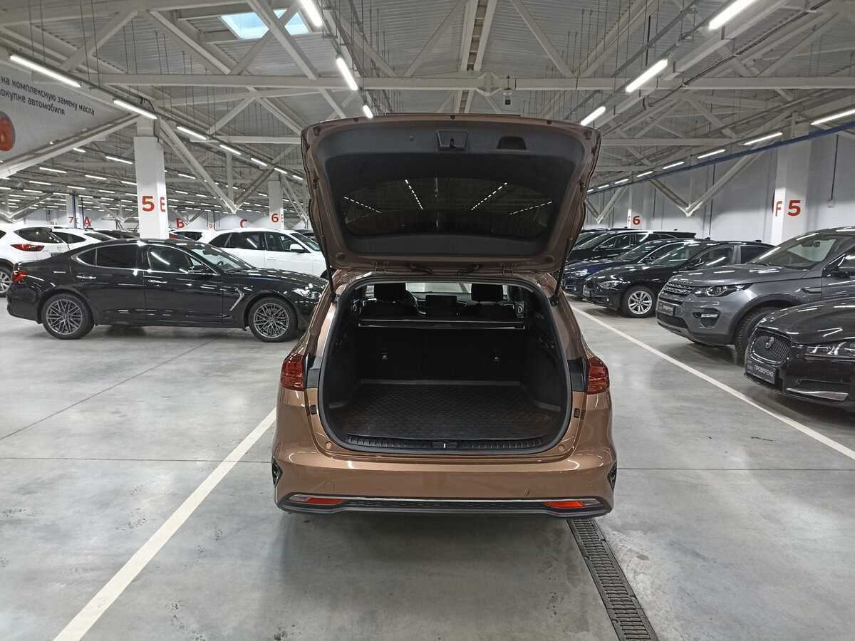 Купить Kia Ceed с пробегом. Фото: #9