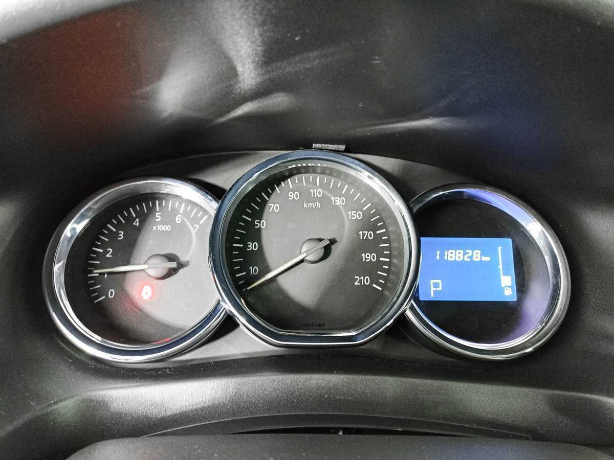 Купить Renault Sandero с пробегом. Фото: #11