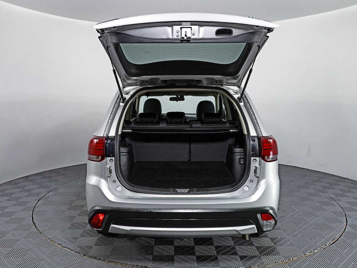Купить Mitsubishi Outlander с пробегом. Фото: #9
