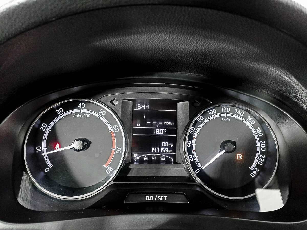 Купить Skoda Rapid с пробегом. Фото: #12