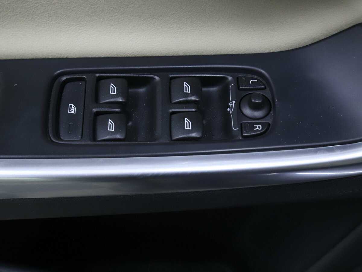 Купить Volvo S60 с пробегом. Фото: #6