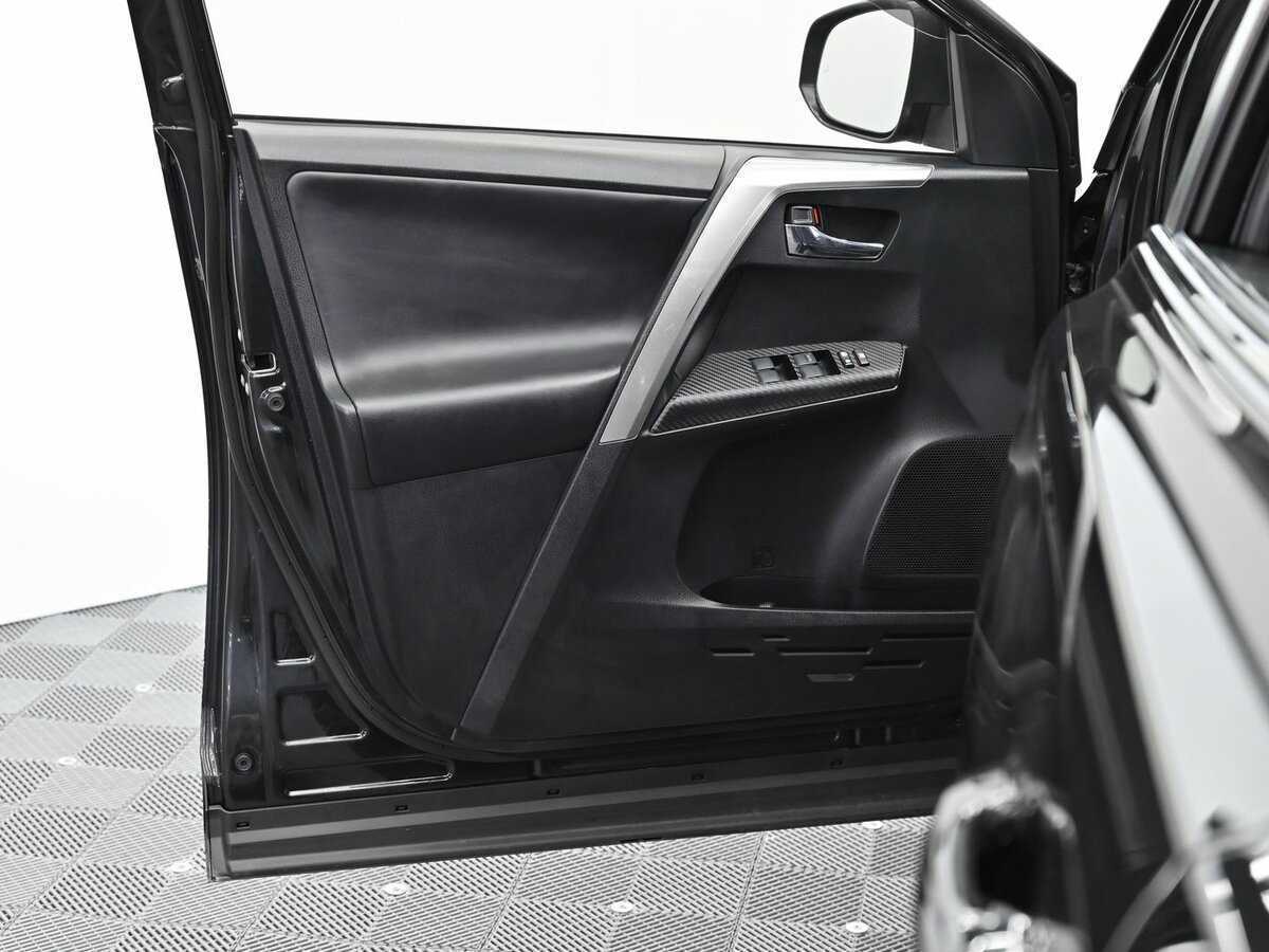 Купить Toyota RAV4 с пробегом. Фото: #6