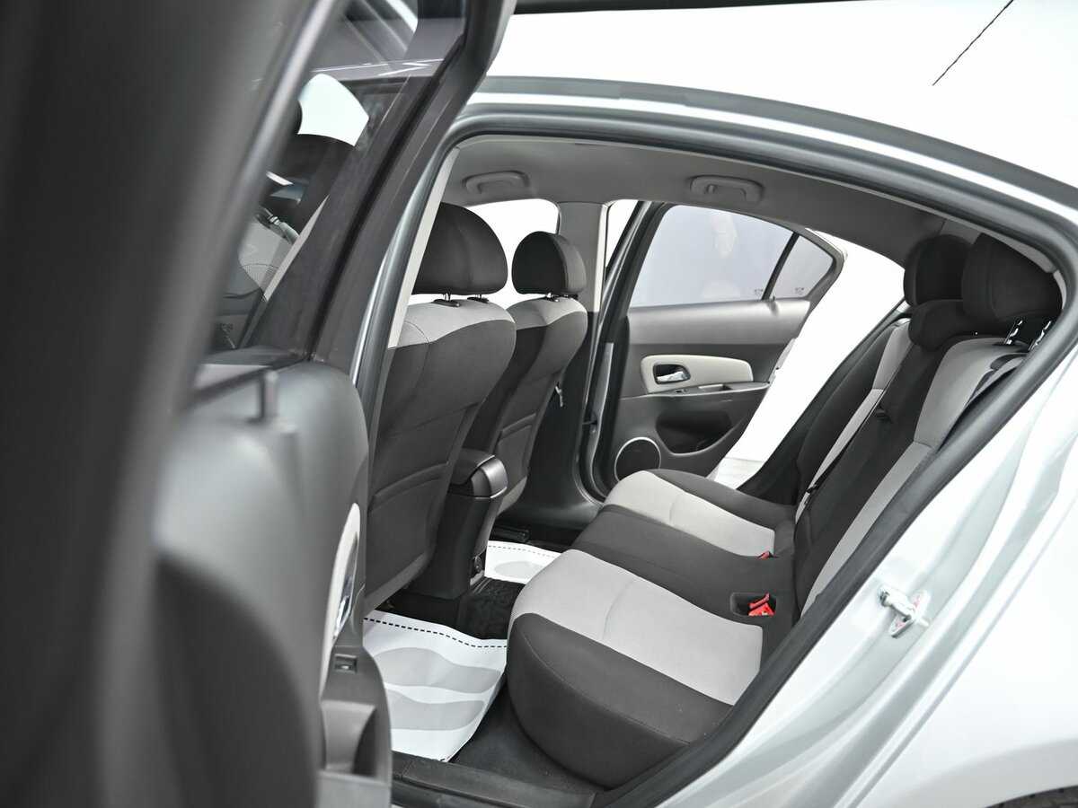 Купить Chevrolet Cruze с пробегом. Фото: #13