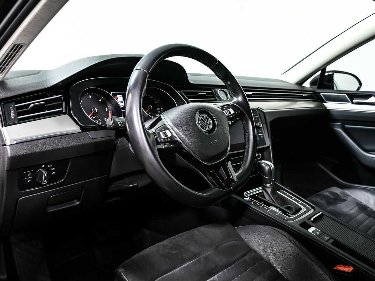 Купить Volkswagen Passat с пробегом. Фото: #11