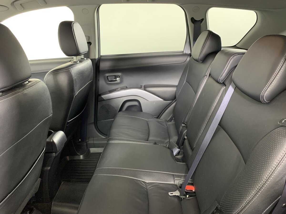 Купить Mitsubishi Outlander с пробегом. Фото: #18