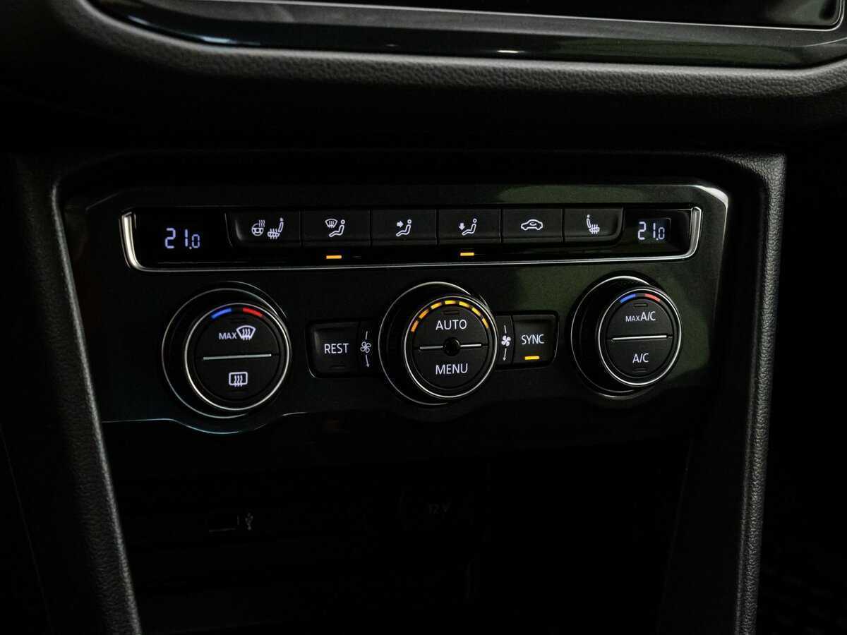 Купить Volkswagen Tiguan с пробегом. Фото: #12