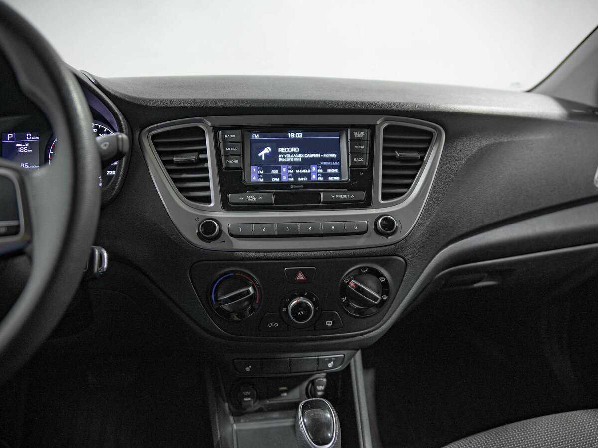 Купить Hyundai Solaris с пробегом. Фото: #8