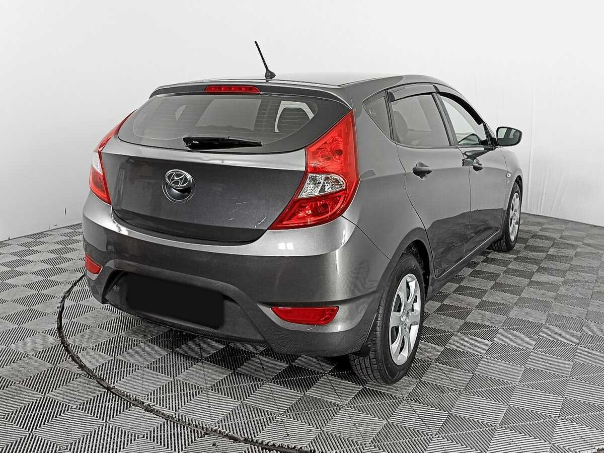 Купить Hyundai Solaris с пробегом. Фото: #3