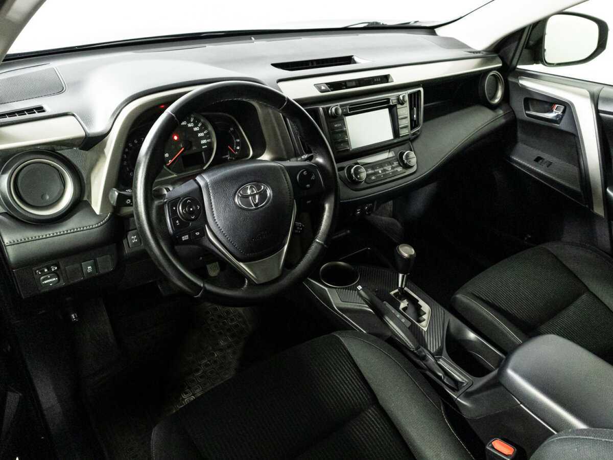 Купить Toyota RAV4 с пробегом. Фото: #10
