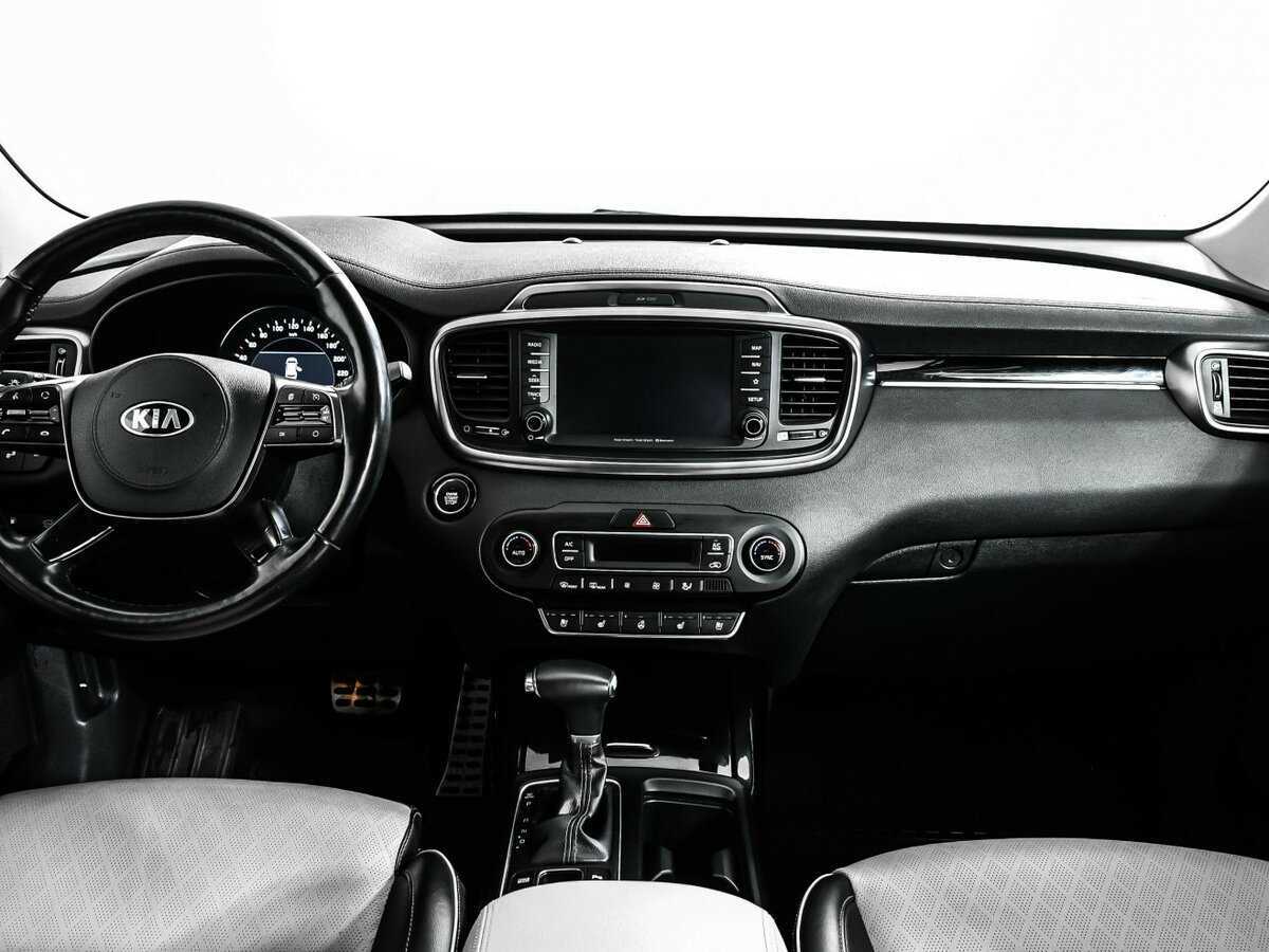 Купить Kia Sorento с пробегом. Фото: #10
