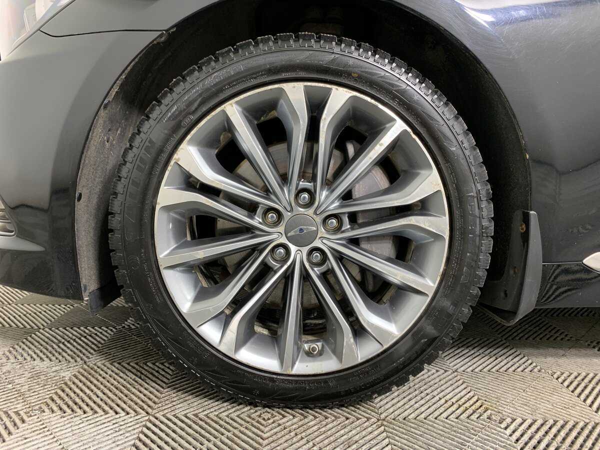 Купить Hyundai Genesis с пробегом. Фото: #8