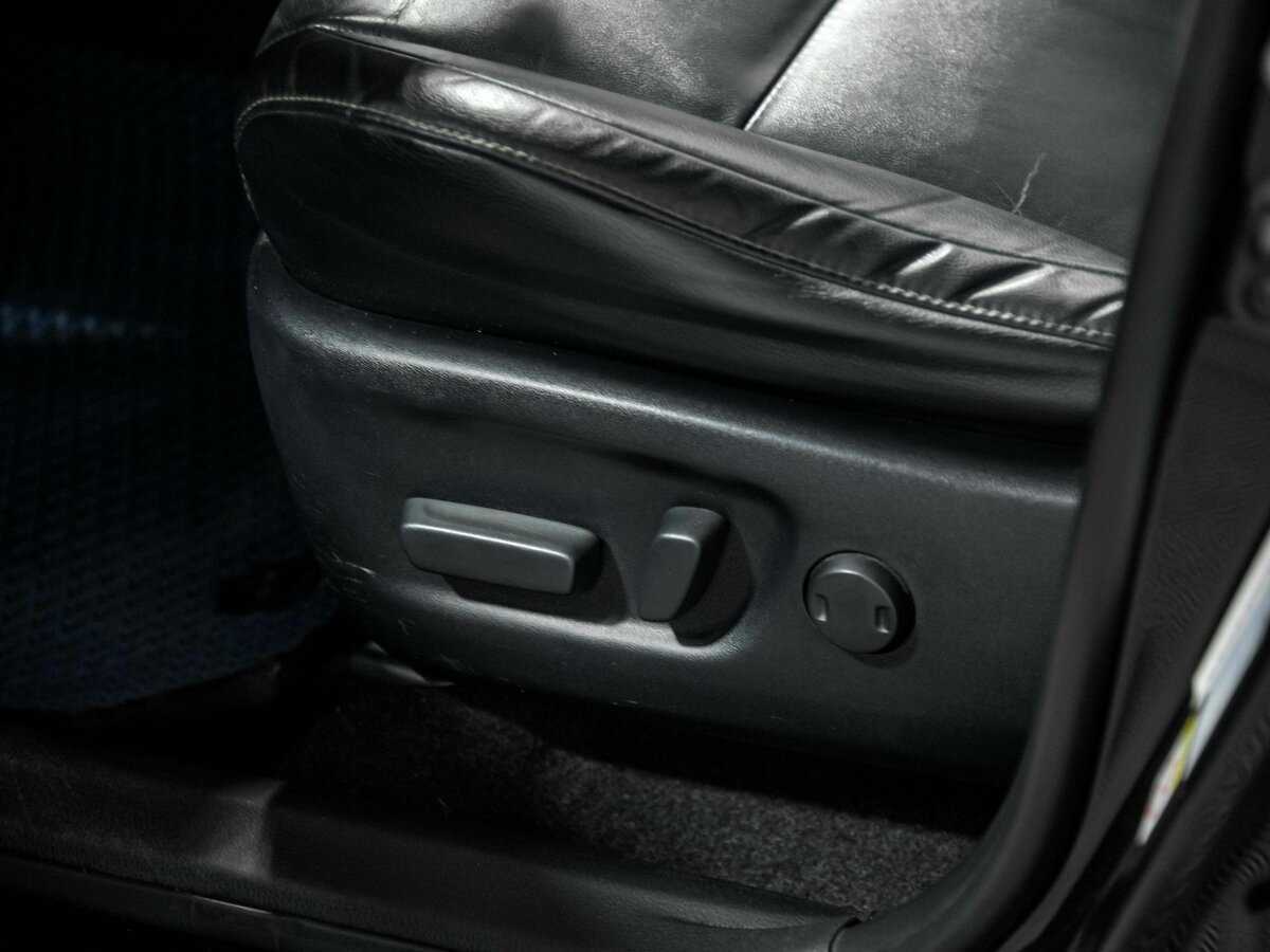 Купить Toyota RAV4 с пробегом. Фото: #15