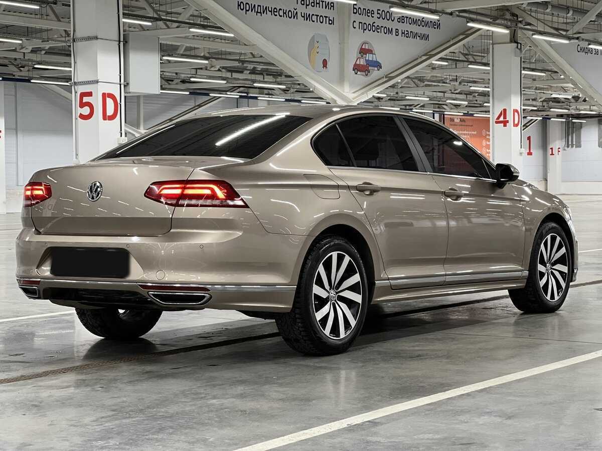 Купить Volkswagen Passat с пробегом. Фото: #4