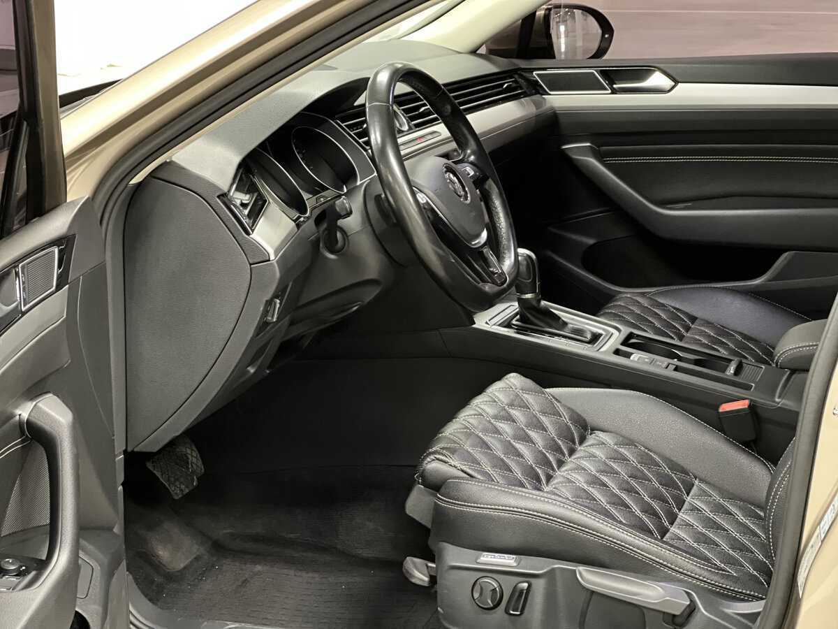 Купить Volkswagen Passat с пробегом. Фото: #15