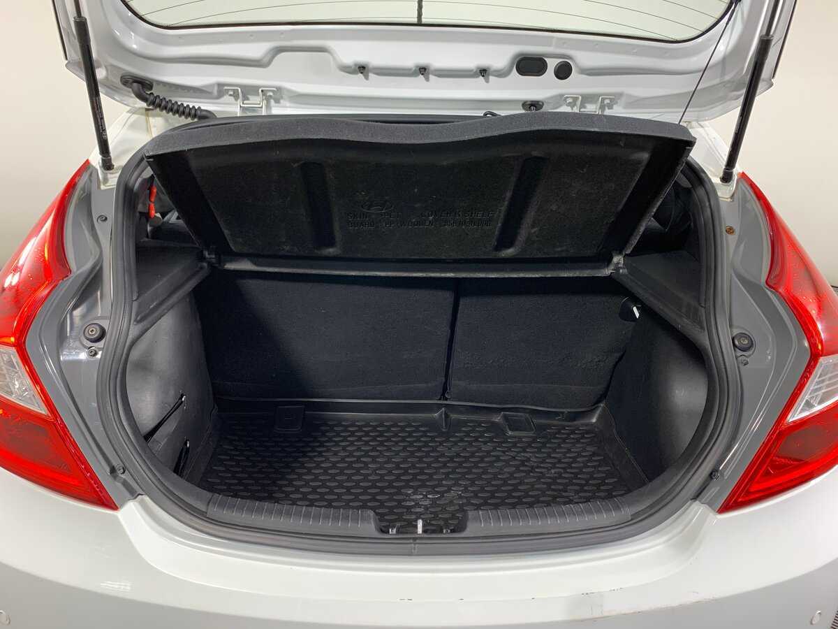 Купить Hyundai Solaris с пробегом. Фото: #19