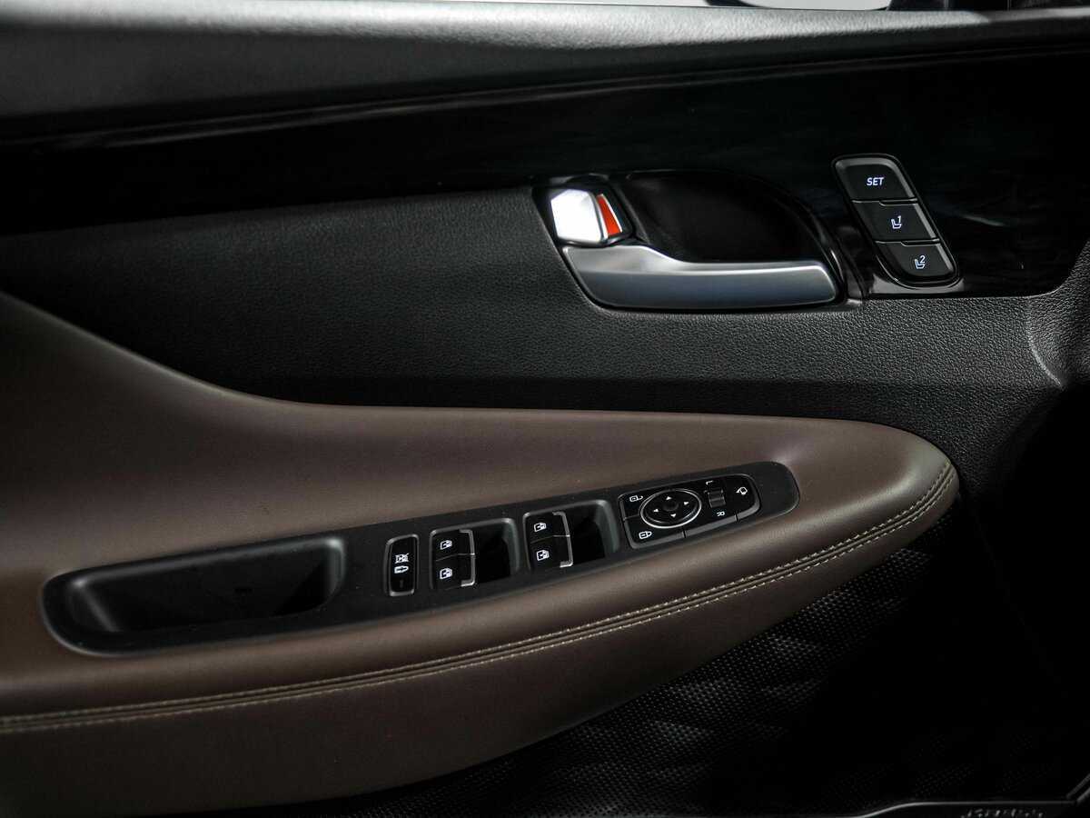 Купить Hyundai Santa Fe с пробегом. Фото: #15