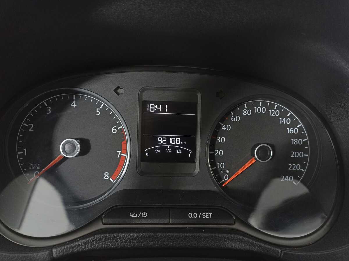 Купить Volkswagen Polo с пробегом. Фото: #12