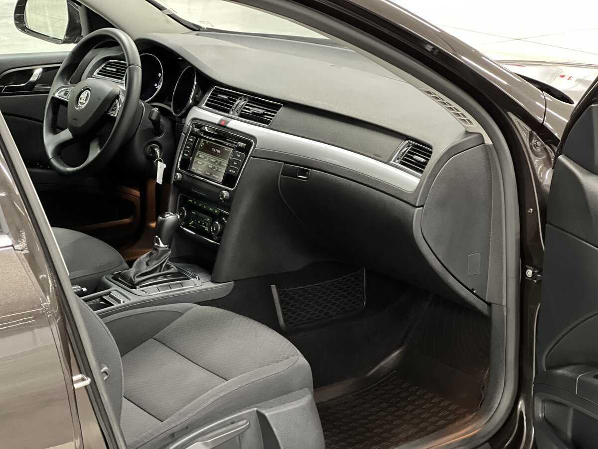 Купить Skoda Superb с пробегом. Фото: #10
