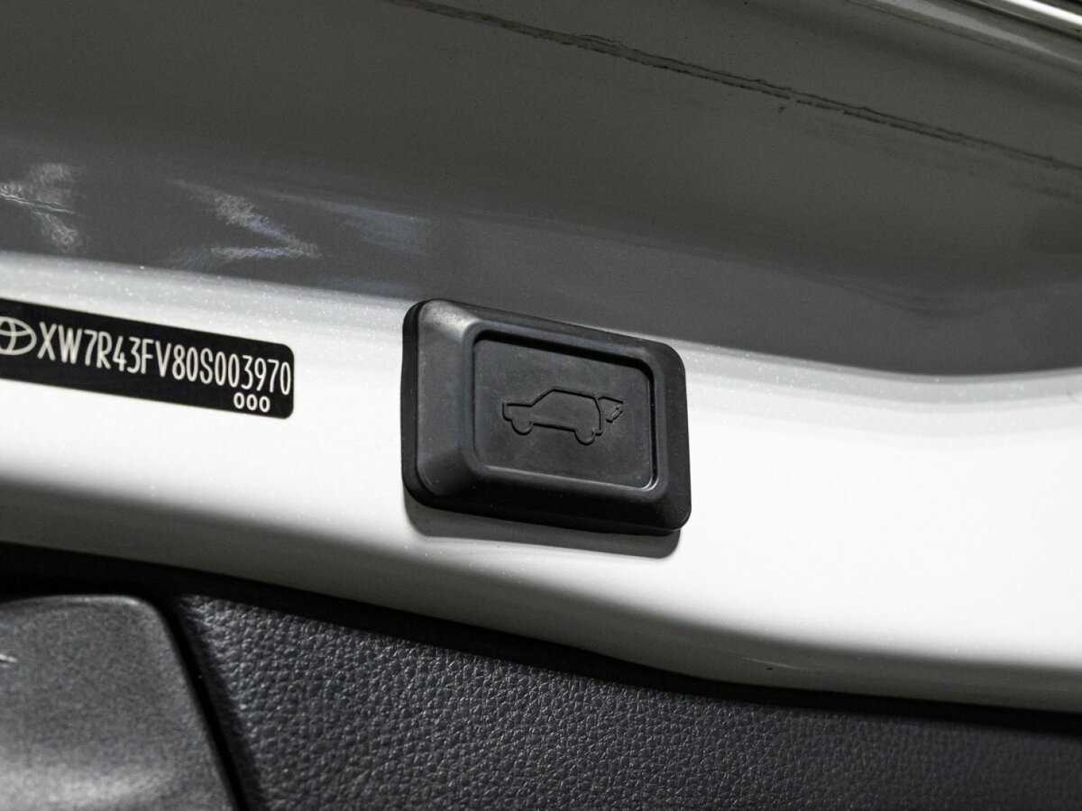 Купить Toyota RAV4 с пробегом. Фото: #19