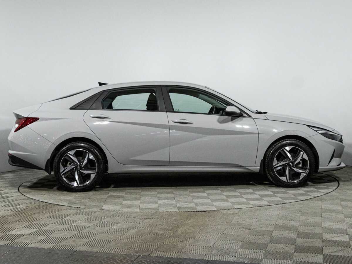 Купить Hyundai Elantra с пробегом. Фото: #3