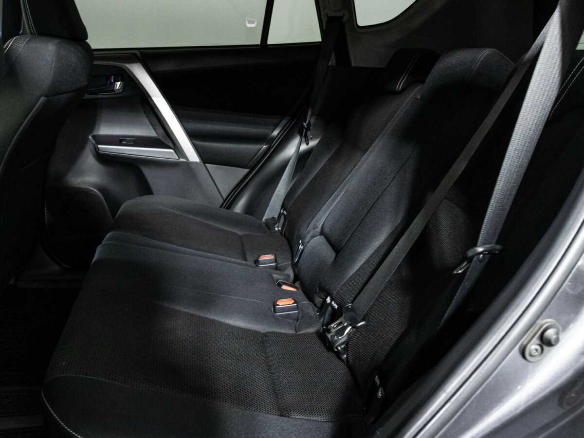 Купить Toyota RAV4 с пробегом. Фото: #9