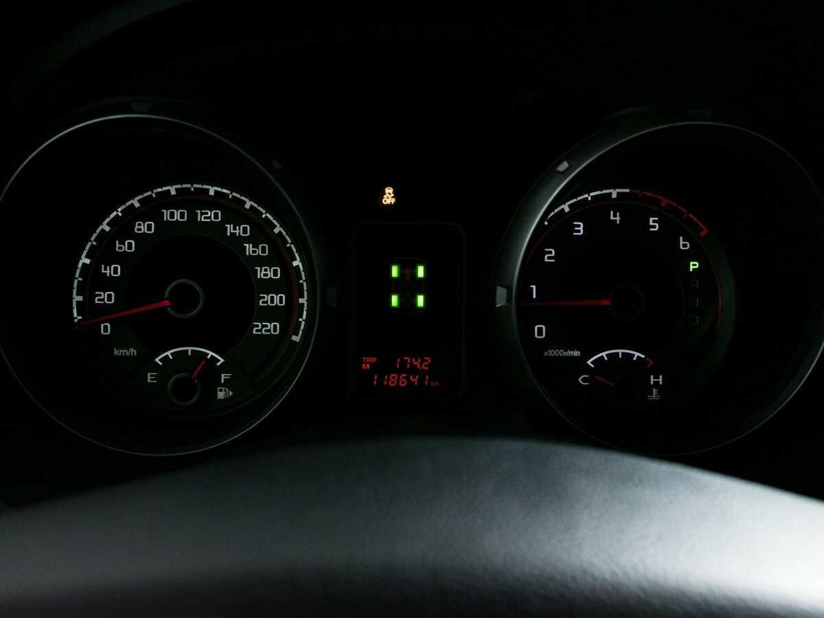 Купить Mitsubishi Pajero с пробегом. Фото: #10