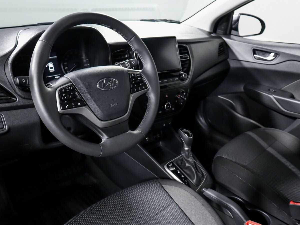 Купить Solaris HS с пробегом. Фото: #13