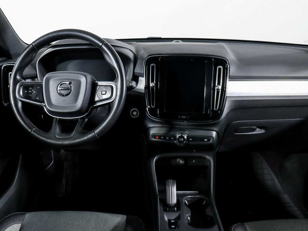 Купить Volvo XC40 с пробегом. Фото: #11