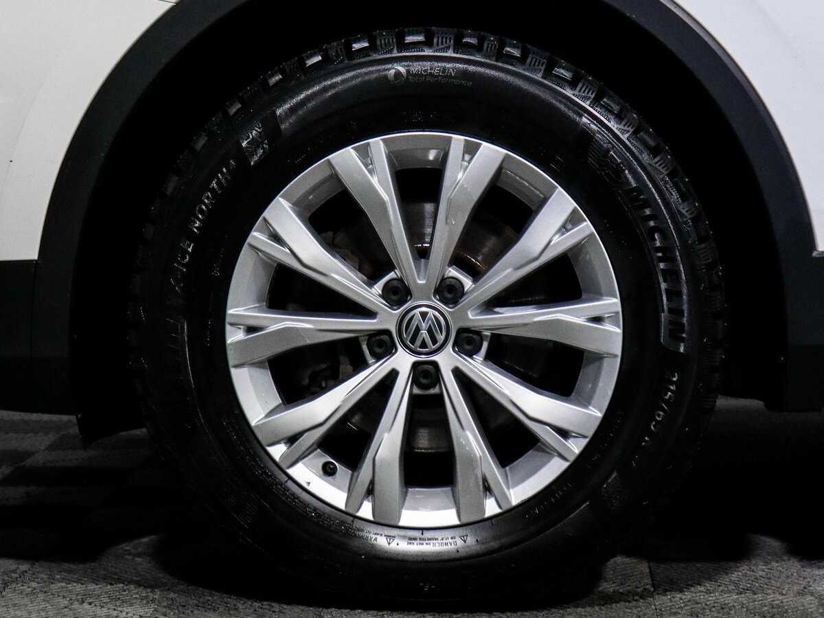 Купить Volkswagen Tiguan с пробегом. Фото: #11