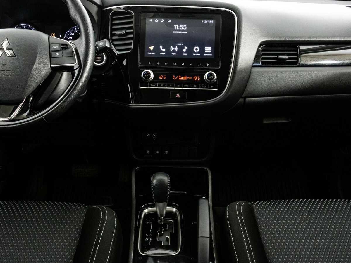 Купить Mitsubishi Outlander с пробегом. Фото: #10