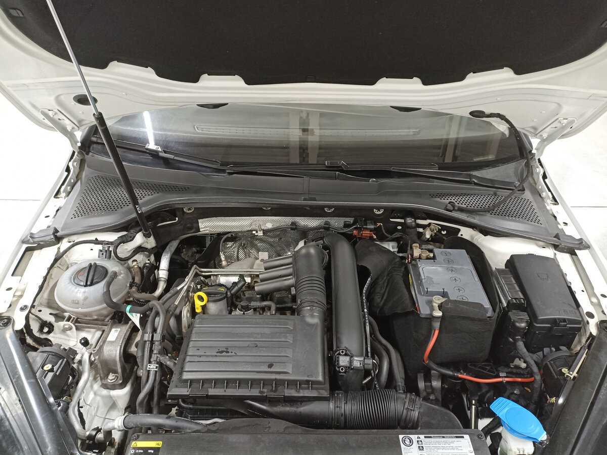 Купить Volkswagen Golf с пробегом. Фото: #8