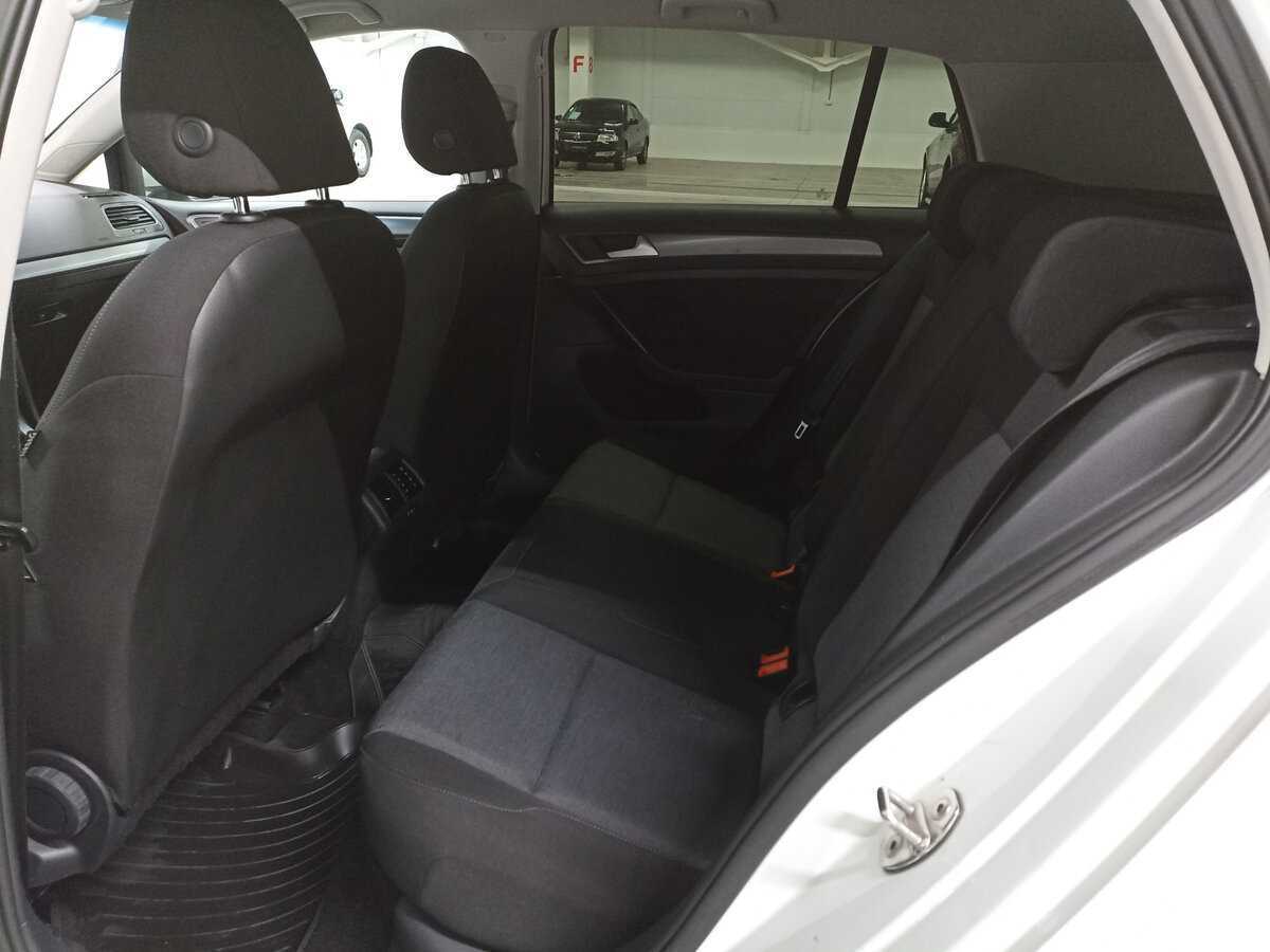 Купить Volkswagen Golf с пробегом. Фото: #11