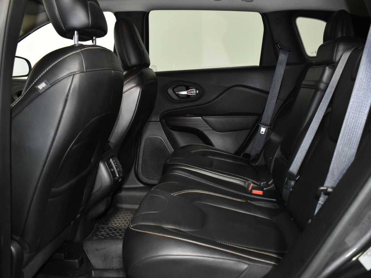 Купить Jeep Cherokee с пробегом. Фото: #22