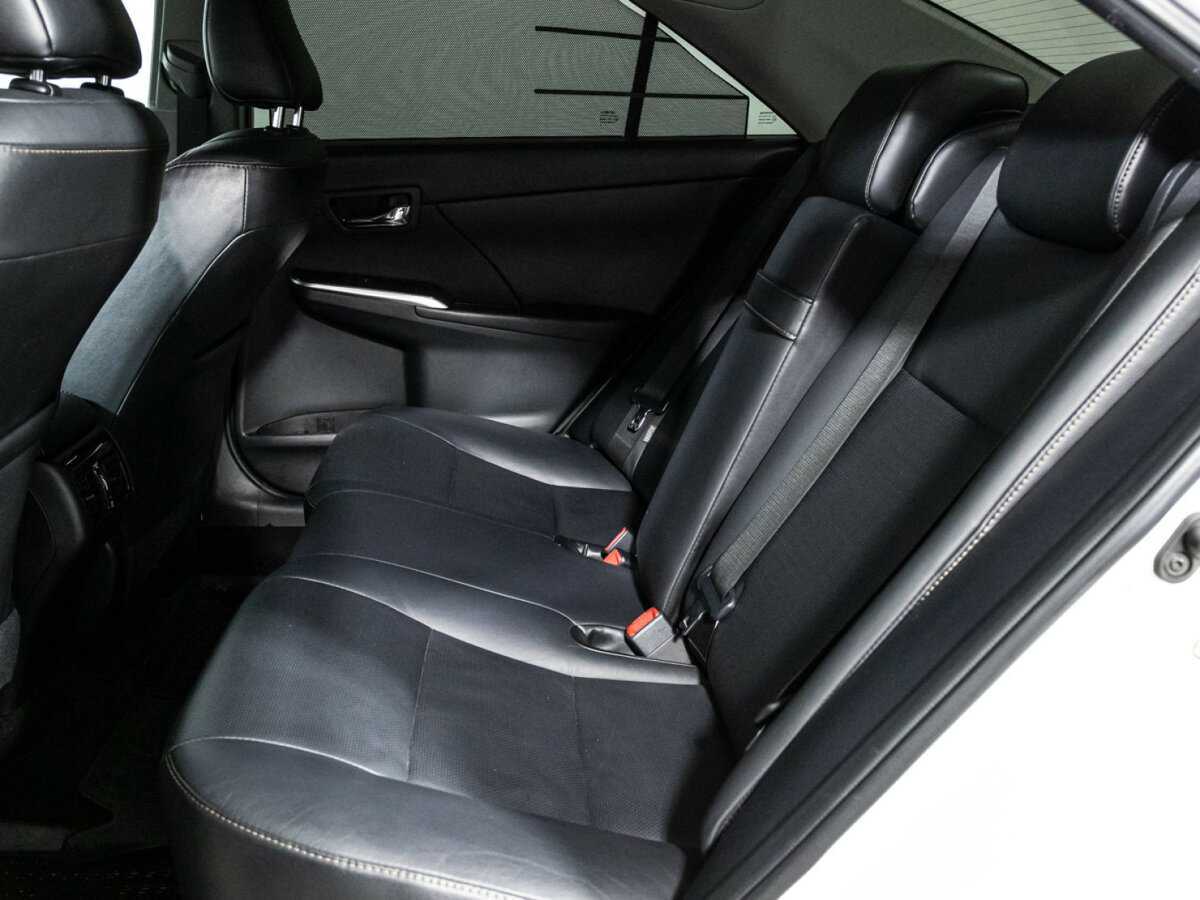 Купить Toyota Camry с пробегом. Фото: #9