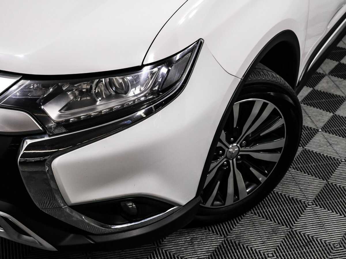 Купить Mitsubishi Outlander с пробегом. Фото: #11