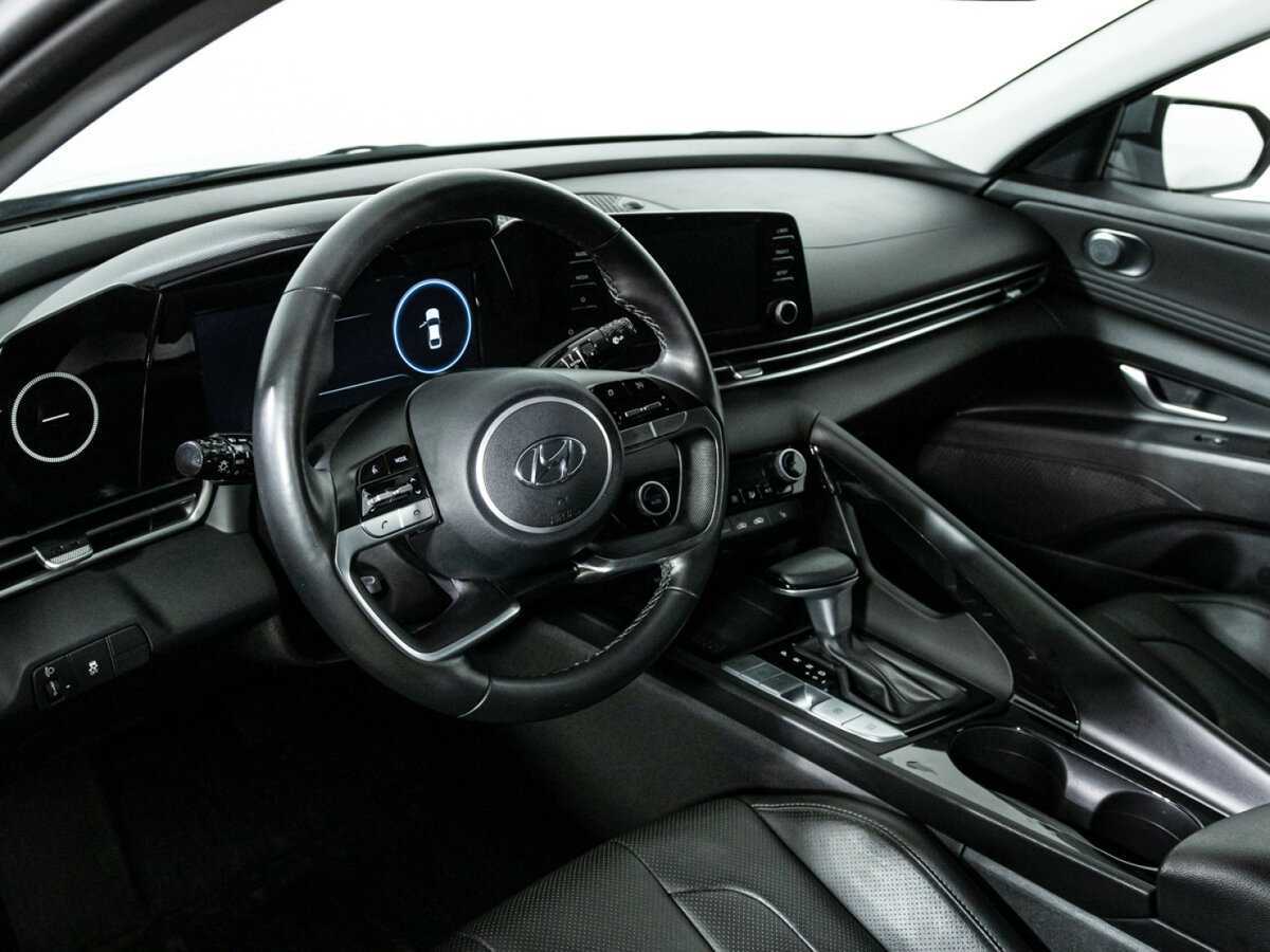 Купить Hyundai Elantra с пробегом. Фото: #10