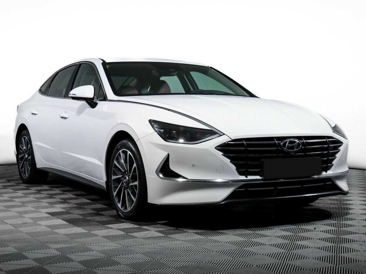 Купить Hyundai Sonata с пробегом. Фото: #2