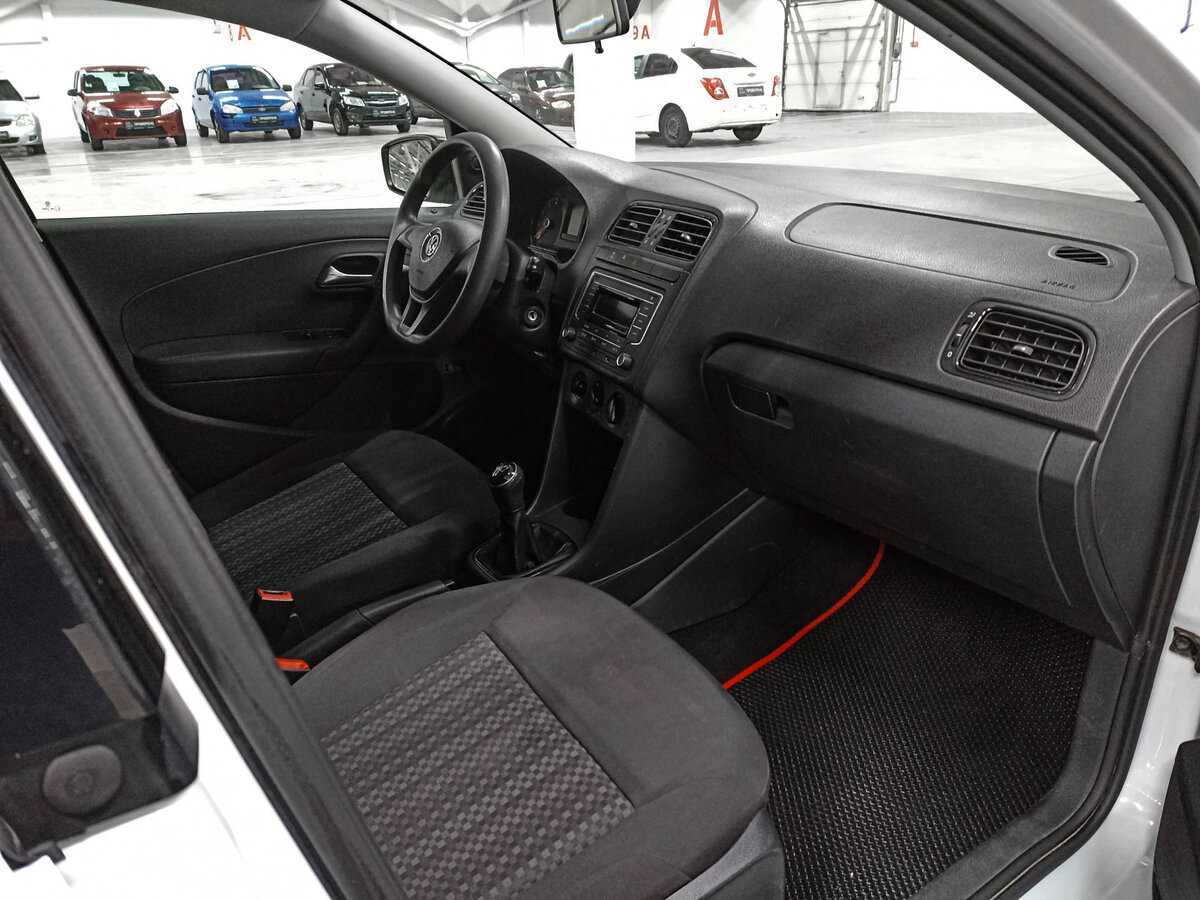 Купить Volkswagen Polo с пробегом. Фото: #9
