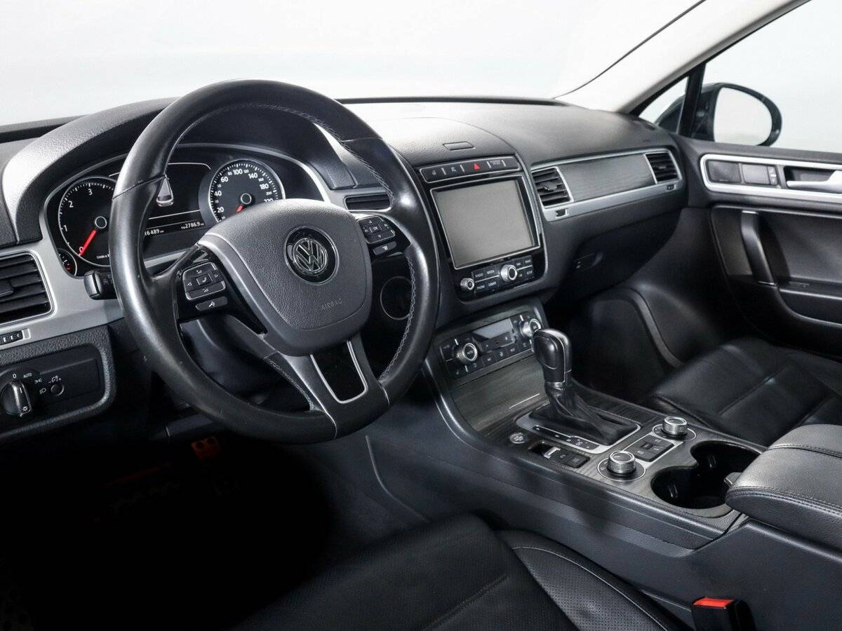 Купить Volkswagen Touareg с пробегом. Фото: #12