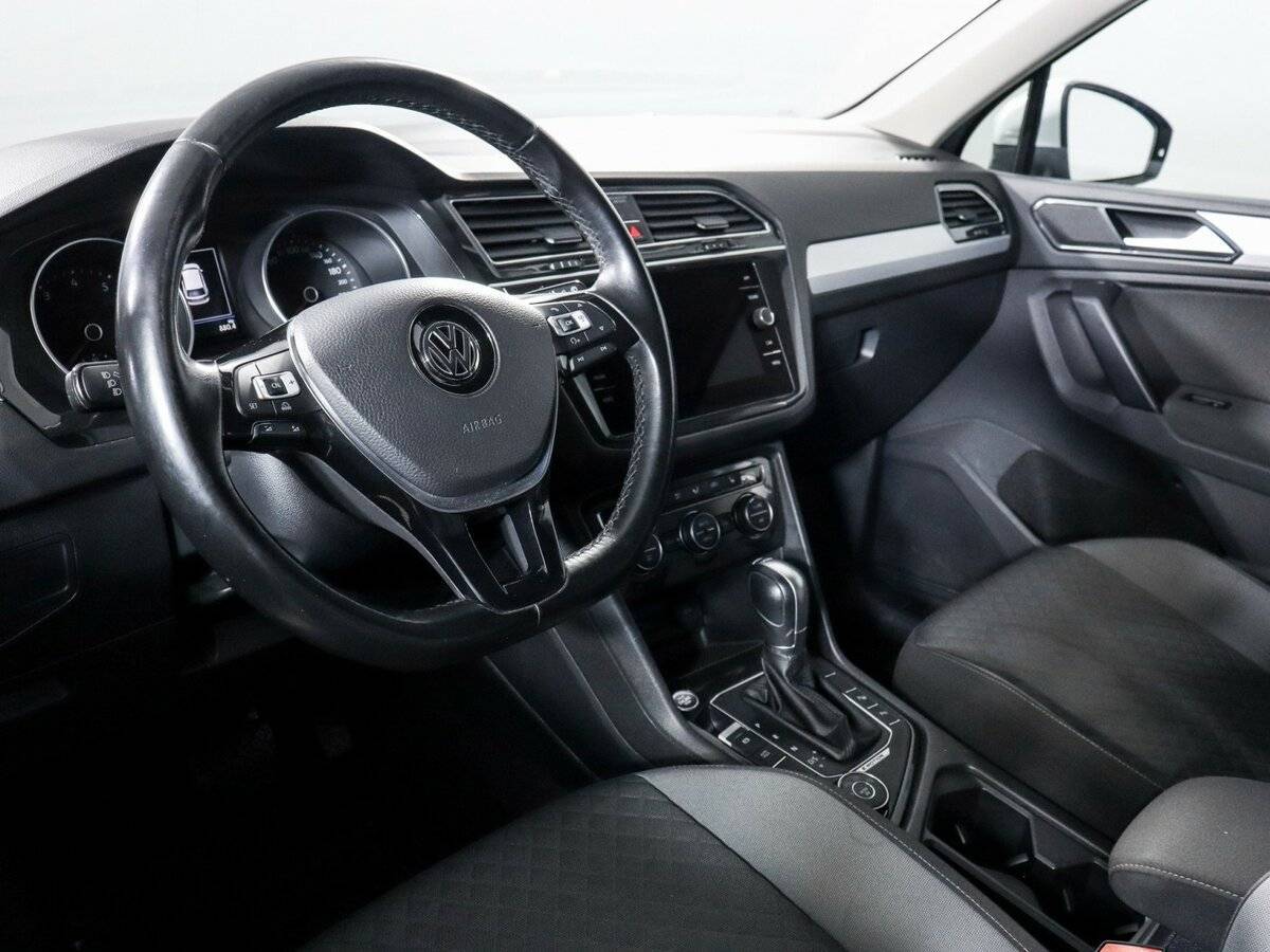 Купить Volkswagen Tiguan с пробегом. Фото: #10