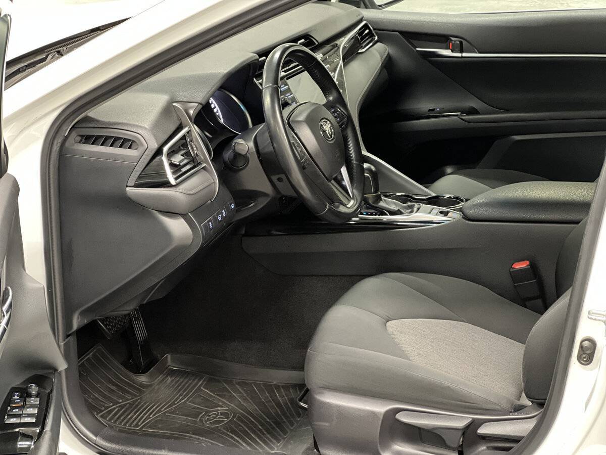 Купить Toyota Camry с пробегом. Фото: #15